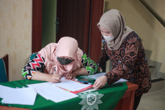 Property-Of-ILKOM-FISIP-UMJ-1996