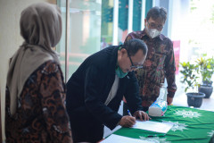 Property-Of-ILKOM-FISIP-UMJ-2003