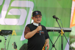 UM_J1147-Large