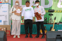UM_J1268-Large