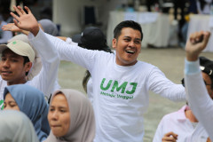 UM_J1577-Large