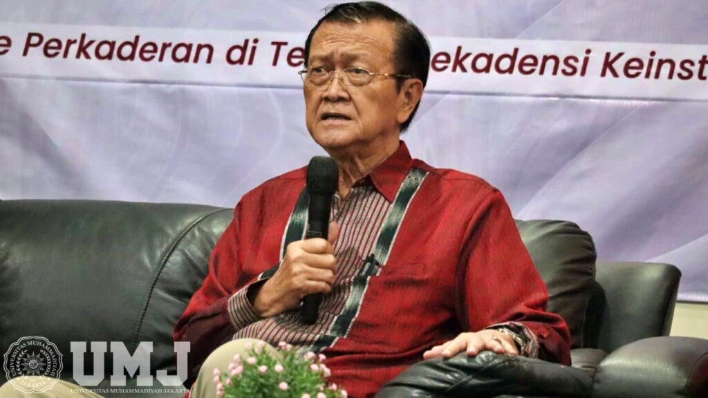 dr. Dr. (HC). Sudibyo Markus, MBA., saat menjadi narasumber pada acara Stadium General PID PC IMM Cirendeu, di Auditorium Kasman Singodimedjo FISIP UMJ, Rabu (08/03/2023).