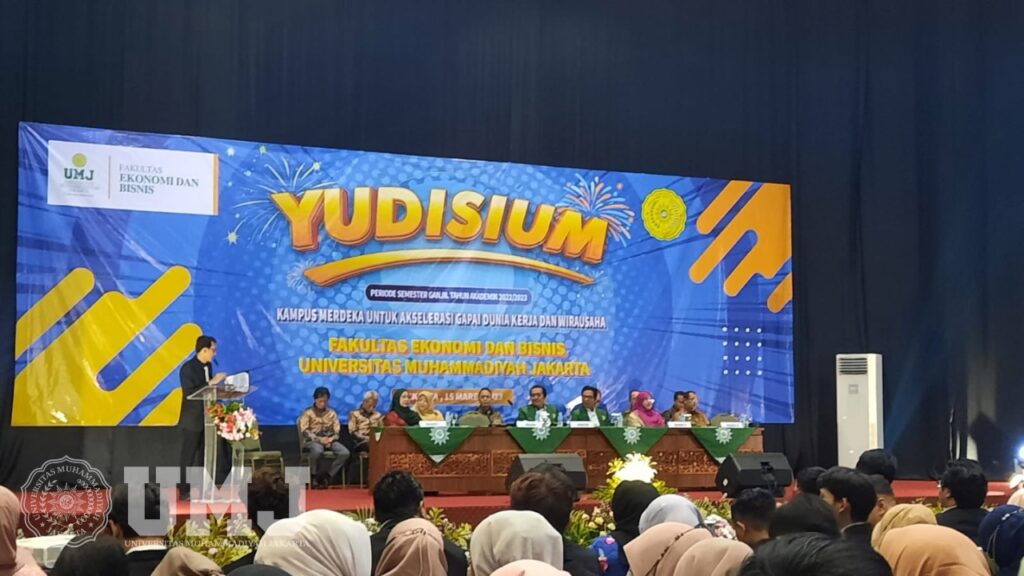 Yudisium FEB UMJ