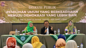 Sekjend Perindo, Ahmad Rofiq (Tengah), Ketua Divisi Kajian LPPA Dr. Endang Sulastri, M.Si (Kanan), Moderator Kepala Kantor Sekretariat (KSU UMJ) Dr. Tria Patrianti, M.I.KOM (Kiri) saat diskusi publik LPPA 'Aisyiyah, Rabu (27/9/23).
