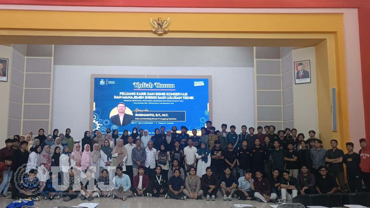 Foto Bersama Mahasiswa FT UMJ Seusai Agenda Kuliah Umum