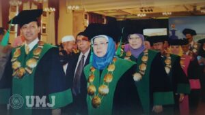 Prof. Dr. Hj, Masyitoh Chusnan, M.Ag.,